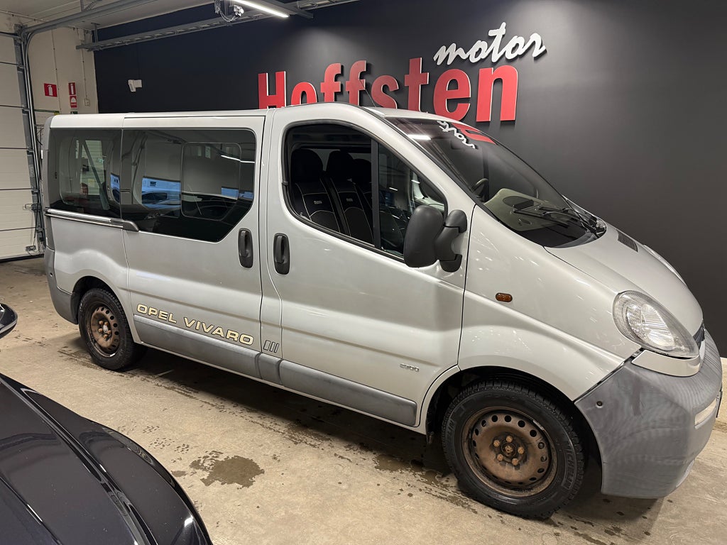 Opel Vivaro Kombi 2.9t/ 9-sits/