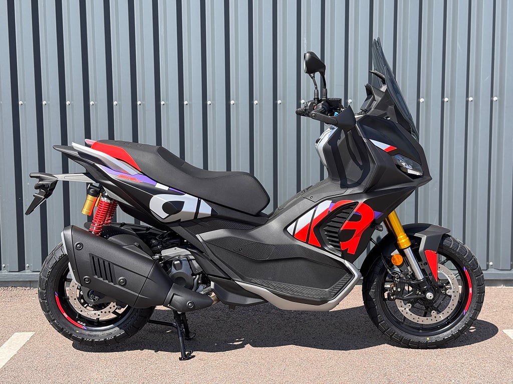 Aprilia SR GT 400 RALLY Replica
