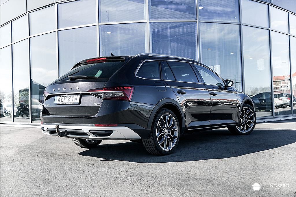Skoda Superb Skoda Superb Scout 2.0 TDI 4x4 200hk / Pano / Cockpit / Drag