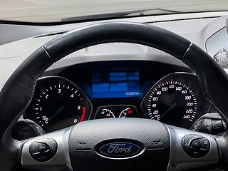 SUV Ford Kuga 17 av 21