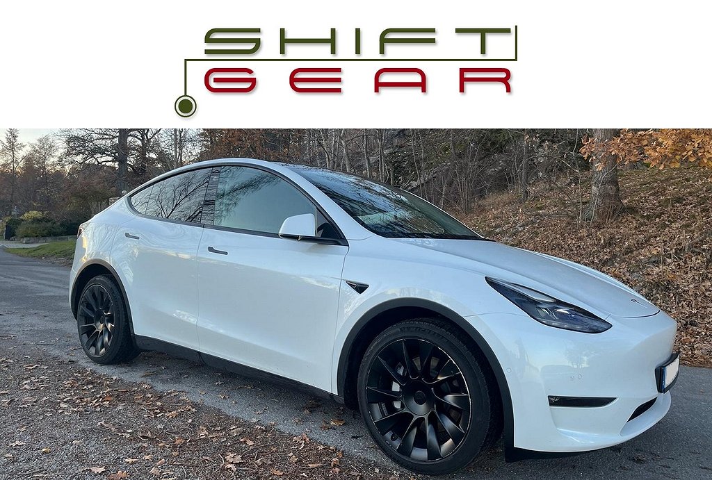 Tesla Model Y Long Range AWD MOMSBIL 1 ägare Inductionhjul