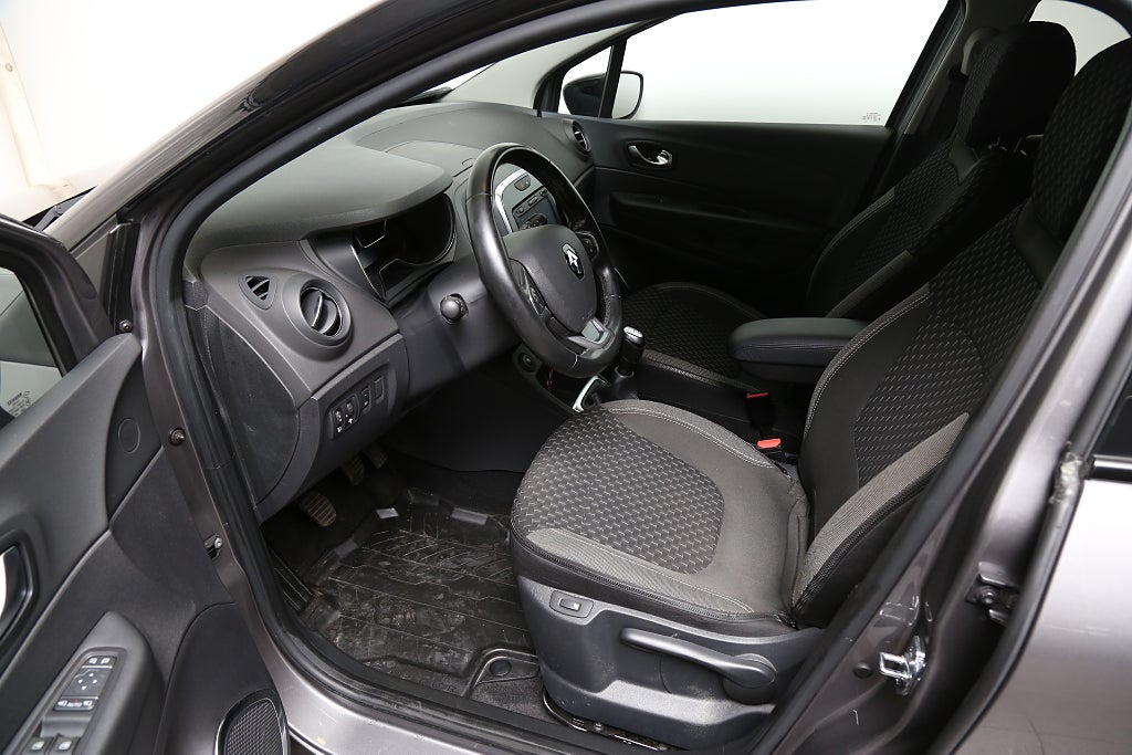 Renault Captur TCe 90hk Intens PDC Keyless Kamera Navi Dragkrok 2019