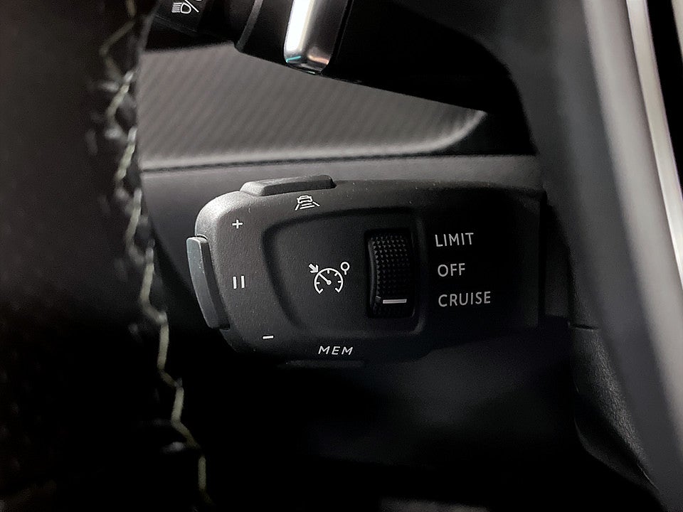 Bild på Peugeot 2008 GT 1.2 PT 130hk Aut B-KAMERA CARPLAY
