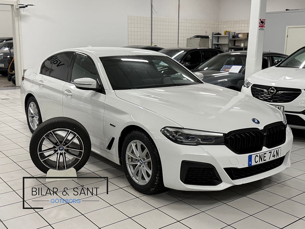 BMW 530e xDrive 292hk Sedan M Sport Läder B-kamera Drag Navi