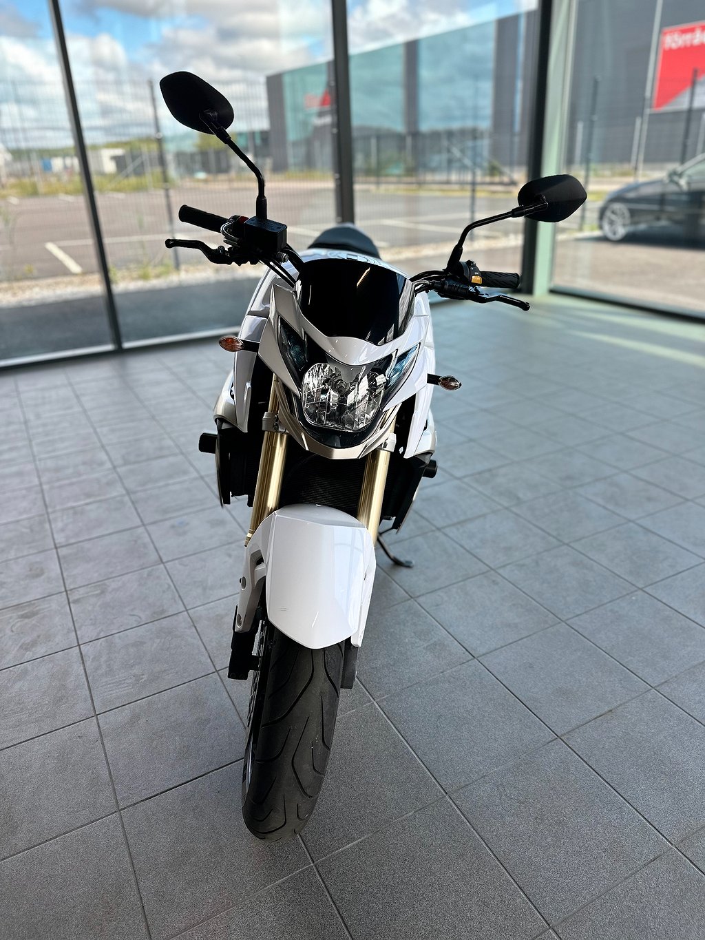 Suzuki GSR750 B-King 0.75