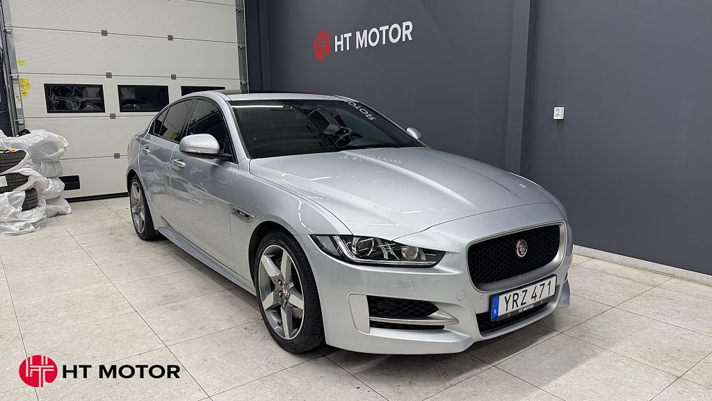 Jaguar XE 20t R-Sport/Värmare/Backkamera/Taklucka/Cockpit