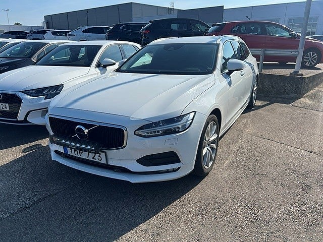 Volvo V90 D3 AWD Aut Momentum Advanced Edition / Drag