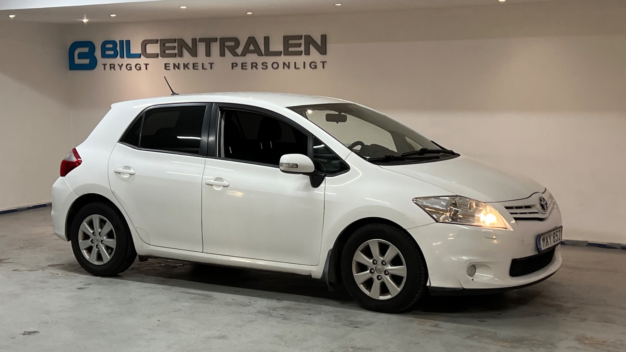 Toyota Auris 2012, bild 4/10