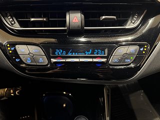 Toyota C-HR Hybrid CVT Executive/Drag/Mvärm/Navi/BKamera/JBL