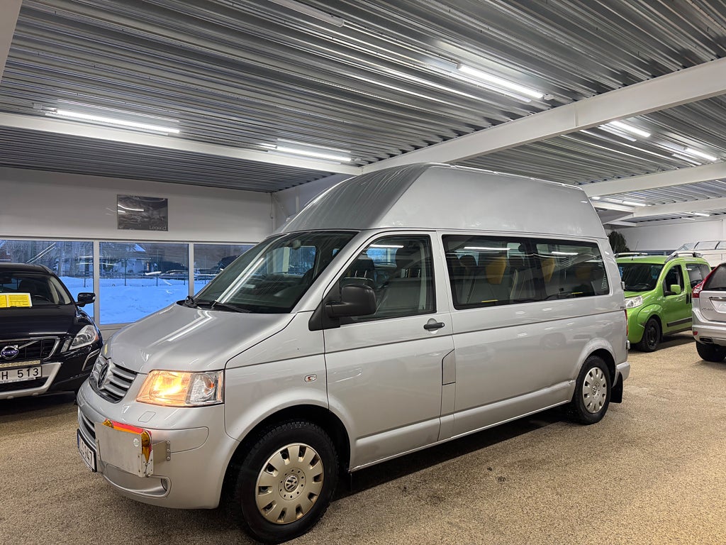 Volkswagen Caravelle 2.5 TDI|8-Sitsig|Bakgavellyft Anpassad|DPF 10v Euro 4