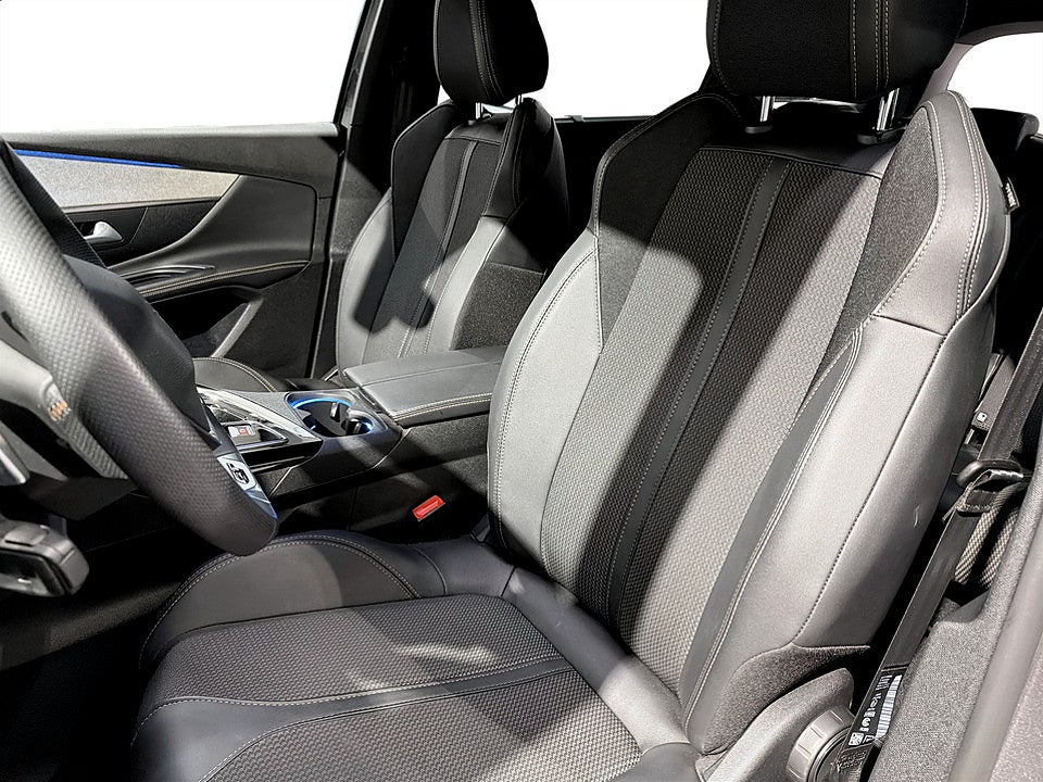 Bild på Peugeot 5008 GT Black Pack 1.2 PT 130hk Aut - 7-SITS, B-KAMERA