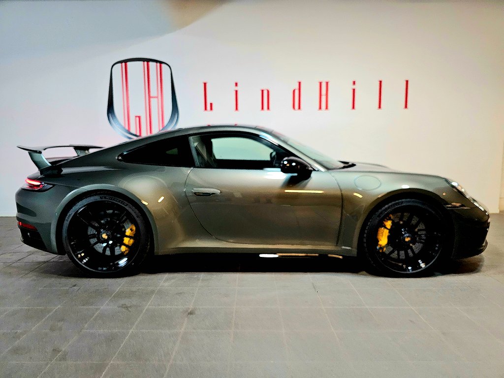 Porsche 911 Carrera 4 GTS EXTRA UTR 700.000KR VAT/MOMS/LEASBAR 