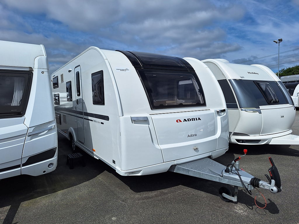 Adria Adora 593 UK Barnkammare: 3 Bäddar