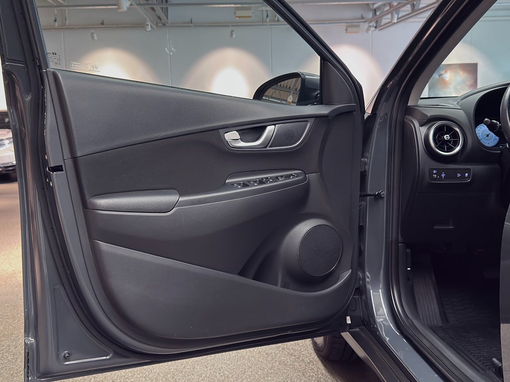 Hyundai Kona 1.0 T-GDI DCT 120hk Essential | Backkamera | Carplay