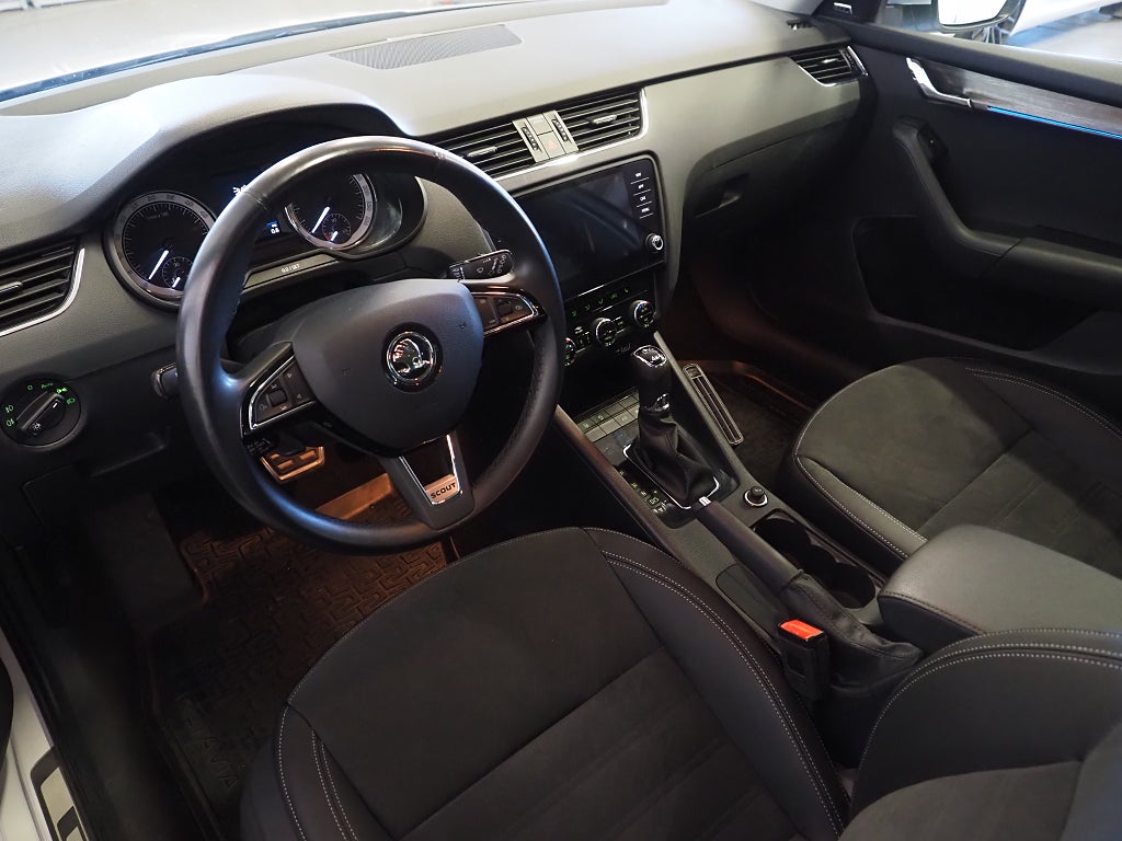 Skoda Octavia Scout 2.0 TDI 184hk 4x4 Premium | Drag | D-värm | Navi | 2020