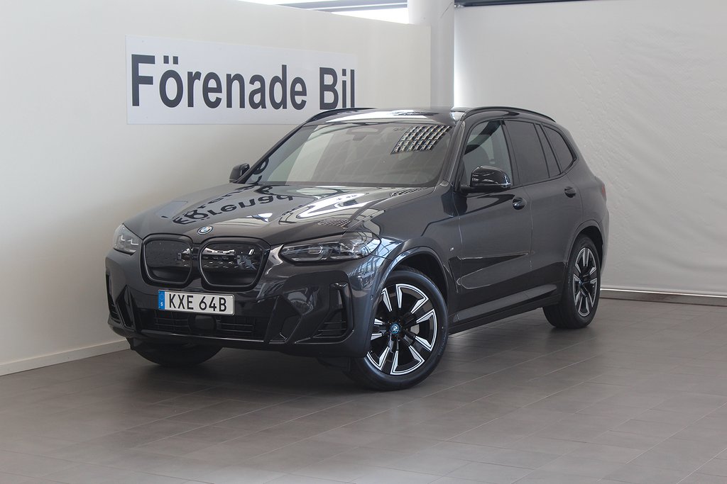 BMW iX3 Charged M Sport Park Assist Drag Rattvärme Panorama 