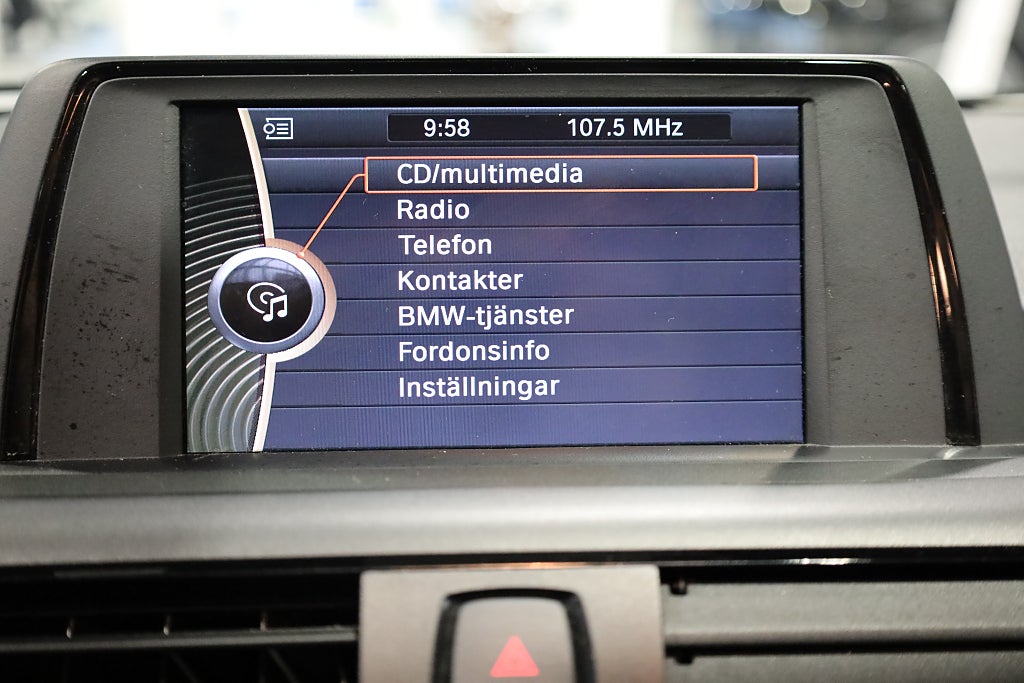 BMW M135i AUT M-Sport 320hk H&K Läder Blåtand Nyservad 2013