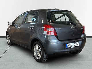 Toyota Yaris 5-dörrar 1.33 Dual VVT-i Värmare S&Vdäck ISOFIX