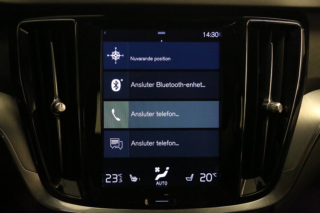 Volvo V60 Cross Country B4 Diesel 197hk Momentum AWD Aut Kamera VOC 2022