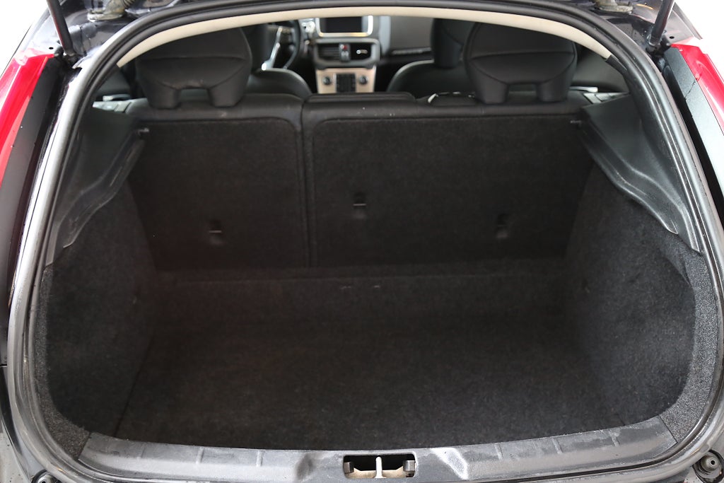 Volvo V40 Cross Country D2 Momentum BE 120hk Värmare Dragkrok 2016