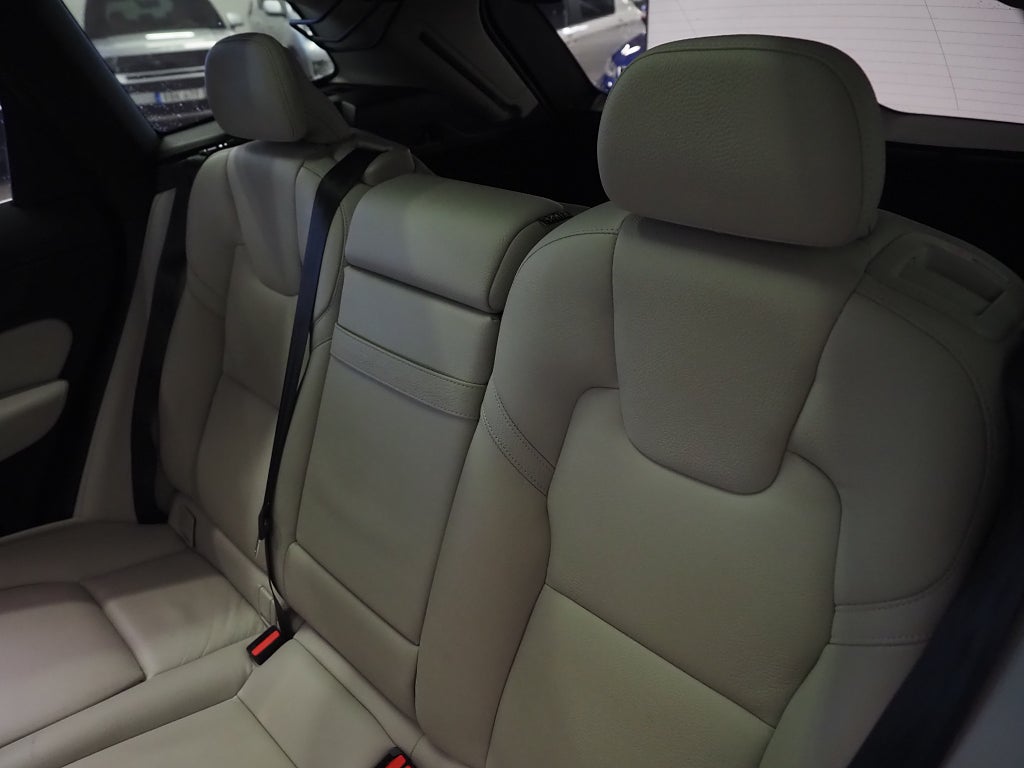 Volvo XC60 Recharge T8 392hk AWD Inscription Drag|Pano|H/K|Kamera 2020