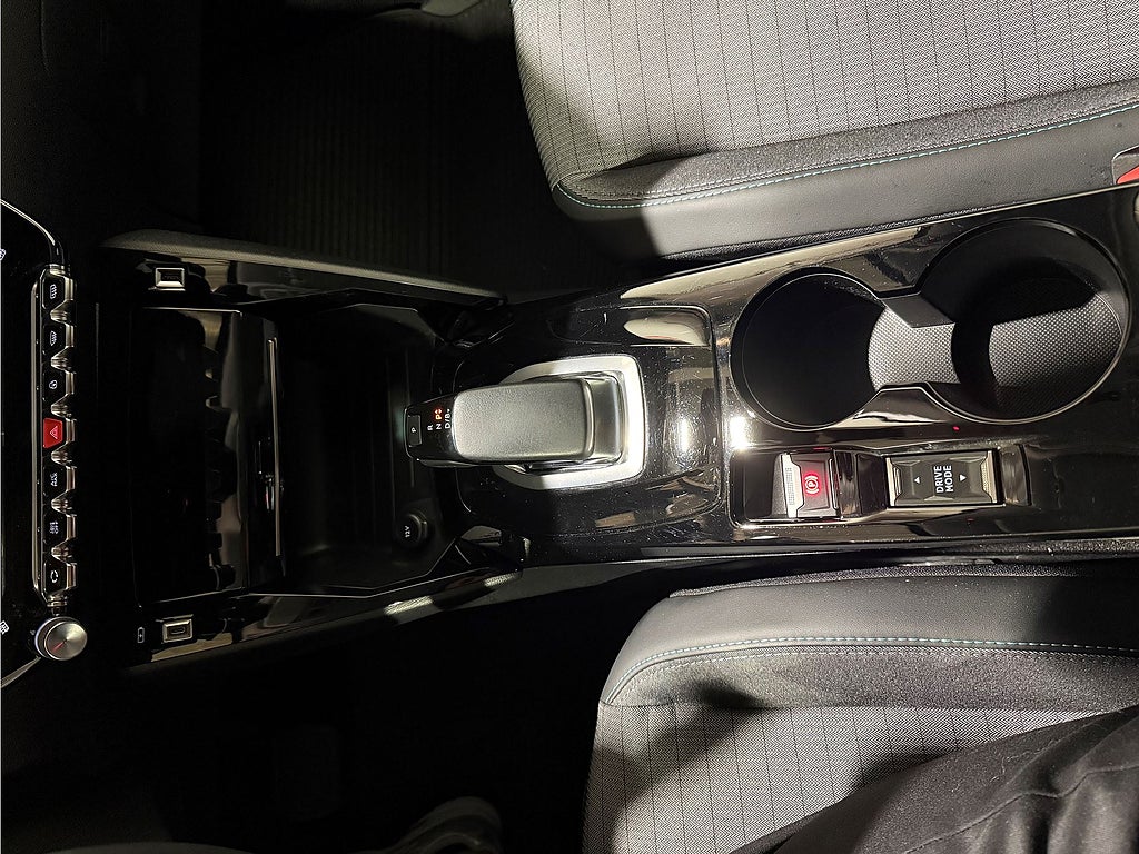 Bild på Peugeot E-208 Allure Pack 136hk Aut - BACKKAMERA