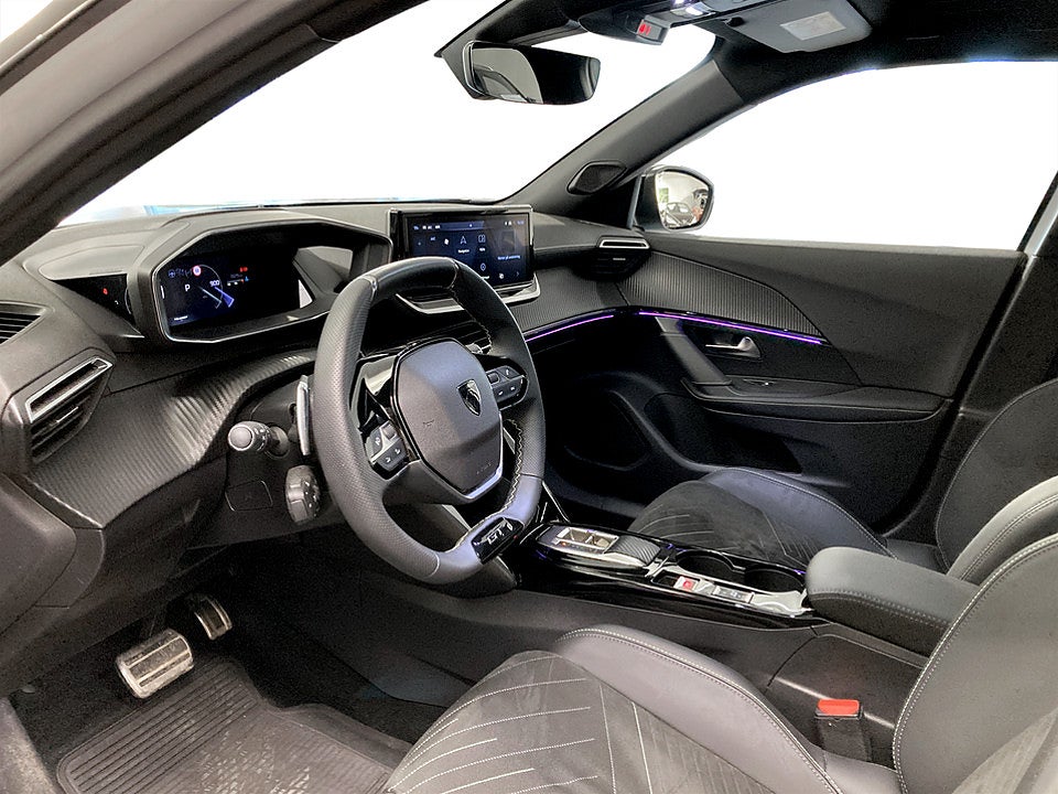 Bild på Peugeot 2008 GT 1.2 PT 130hk Aut B-KAMERA CARPLAY NAV