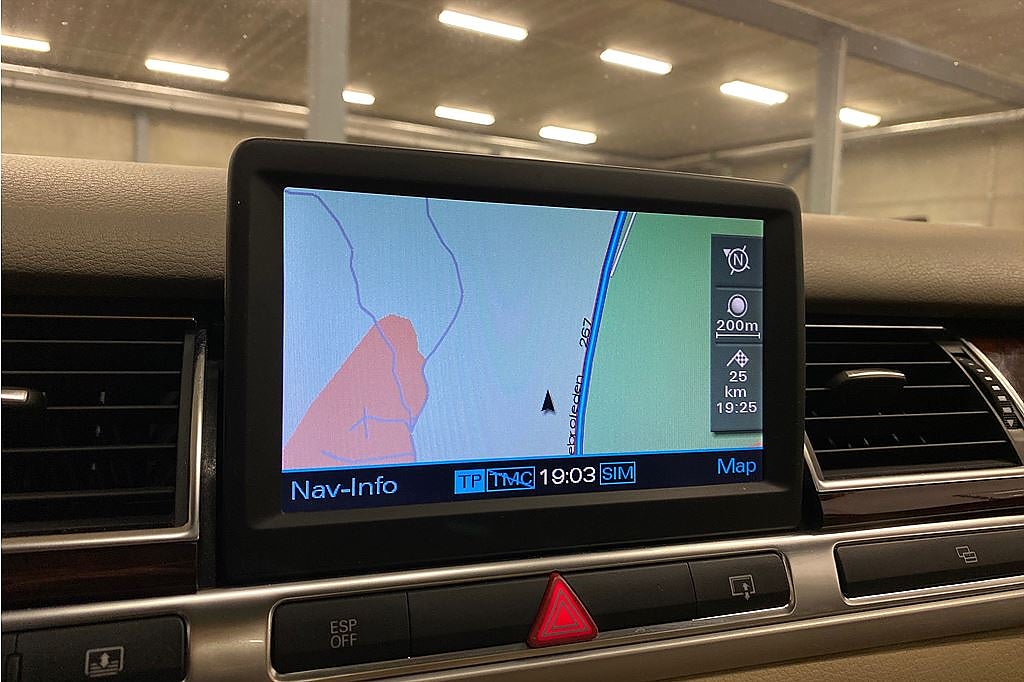 Audi A8 L 6.0 W12 quattro, 450hk, låg mil, Xbox m skärmar bak,