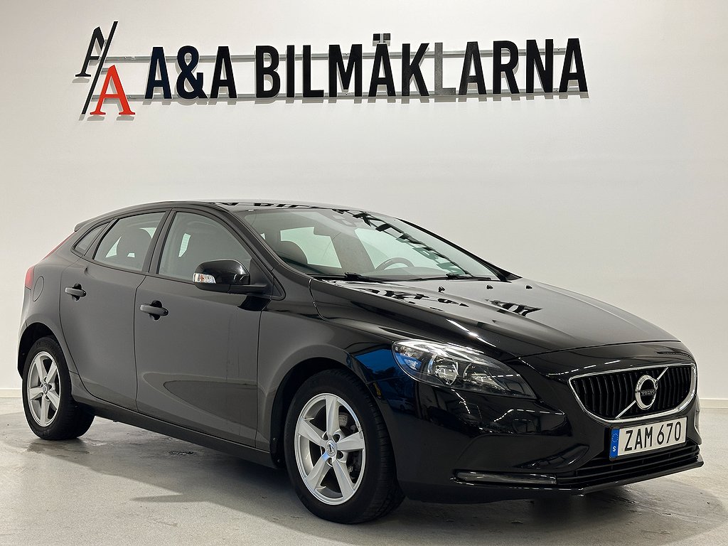 Volvo V40 D2 Kinetic Euro 6 Onyx Black D-värmare 