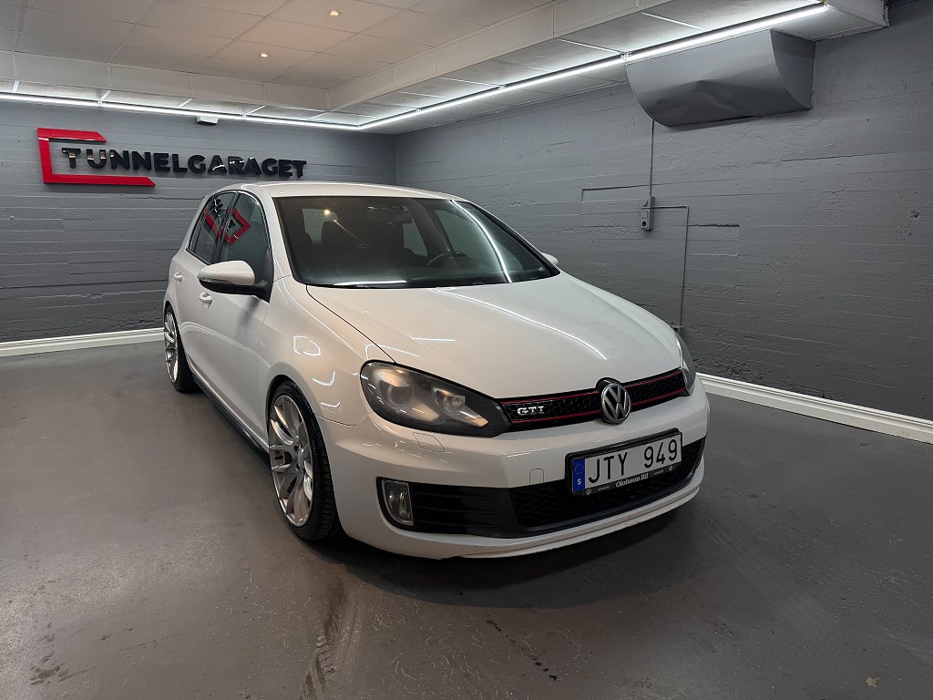 Volkswagen Golf GTI 2.0 TSI 18-tum Automat Drag Nybesiktigad Nyservad  