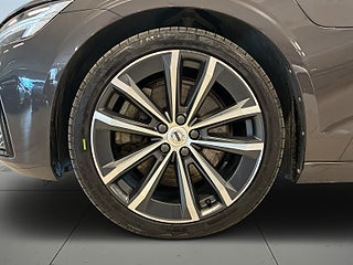 Volvo V60 PLUG-IN T6 AWD Plus Dark MOMS Drag B-kamera S&V-däck