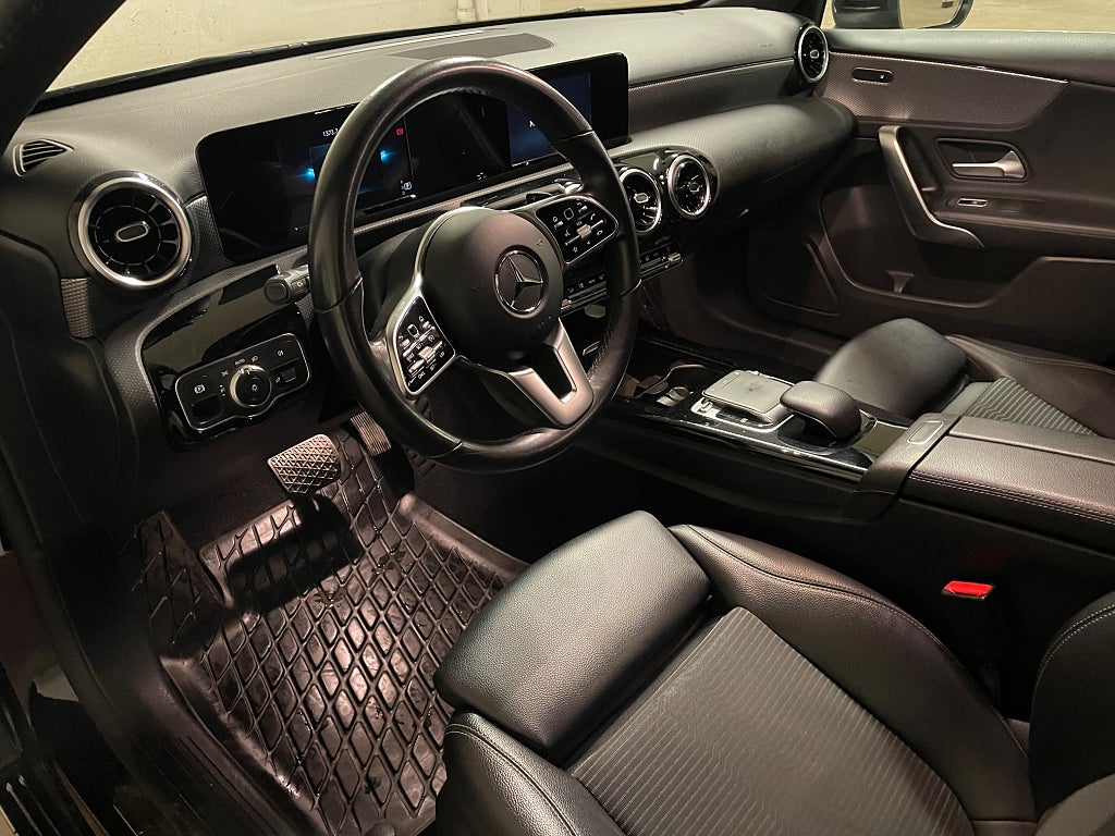 Mercedes-Benz A200 2019 - miniatyr 9