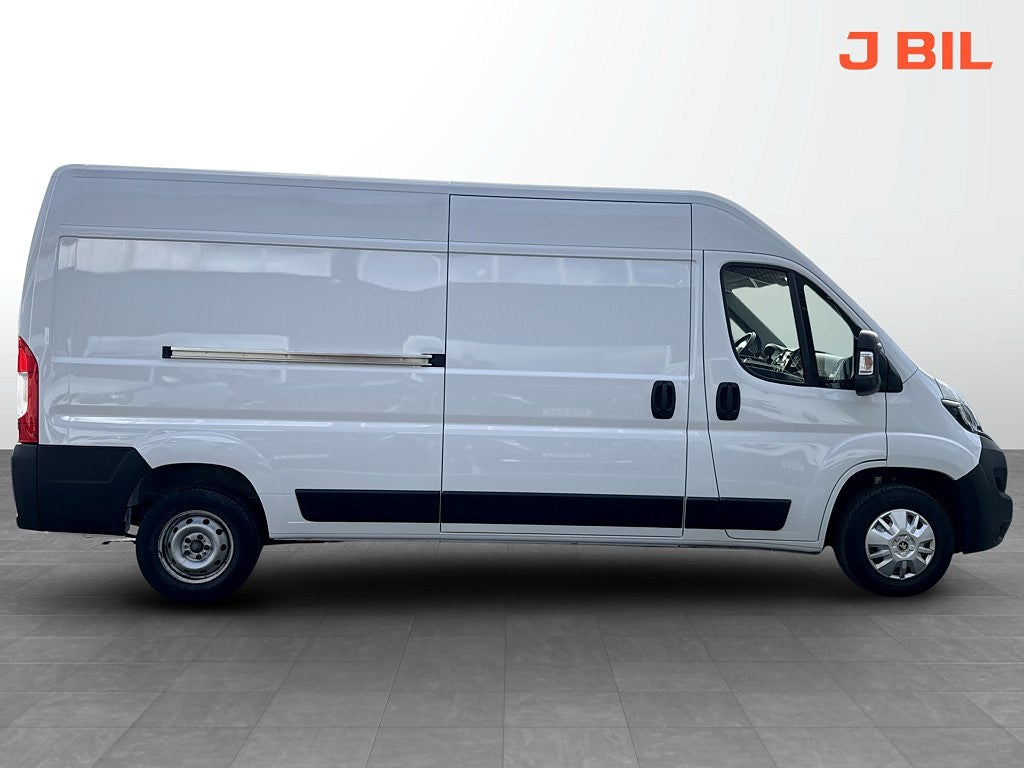 Bild på Peugeot Boxer PRO+ 335 2.2 BHDi 140hk L3H2 - DRAG, B-KAMERA