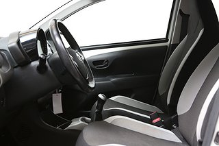 Halvkombi Toyota Aygo 9 av 22