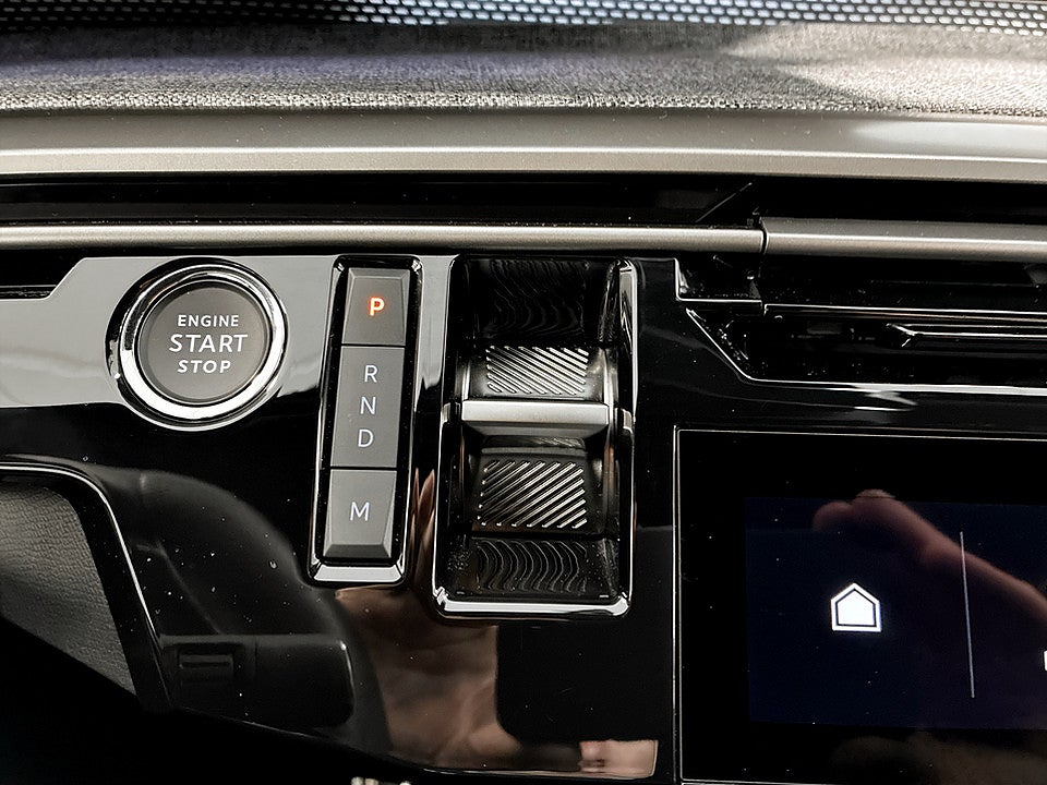 Bild på Peugeot 5008 GT Hybrid 145hk Aut 7-SITS B-KAMERA CARPLAY