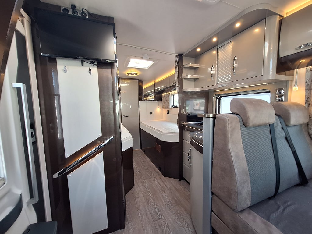 Hobby Optima Premium T 70 E Långbädd, Solcell