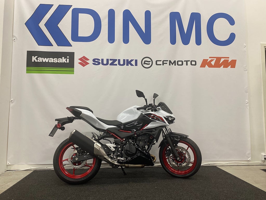 Kawasaki Z500 SE "Fabriksny hoj för omgående leverans"