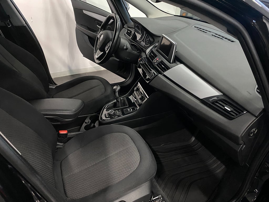 BMW 218i 2016 - miniatyr 16