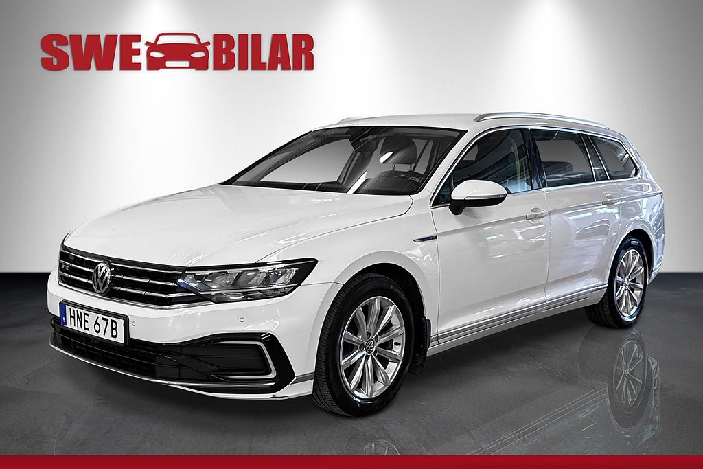 Volkswagen Passat Sportscombi GTE 1.4 TSI B-Kam Carplay Navi Drag D-Värm
