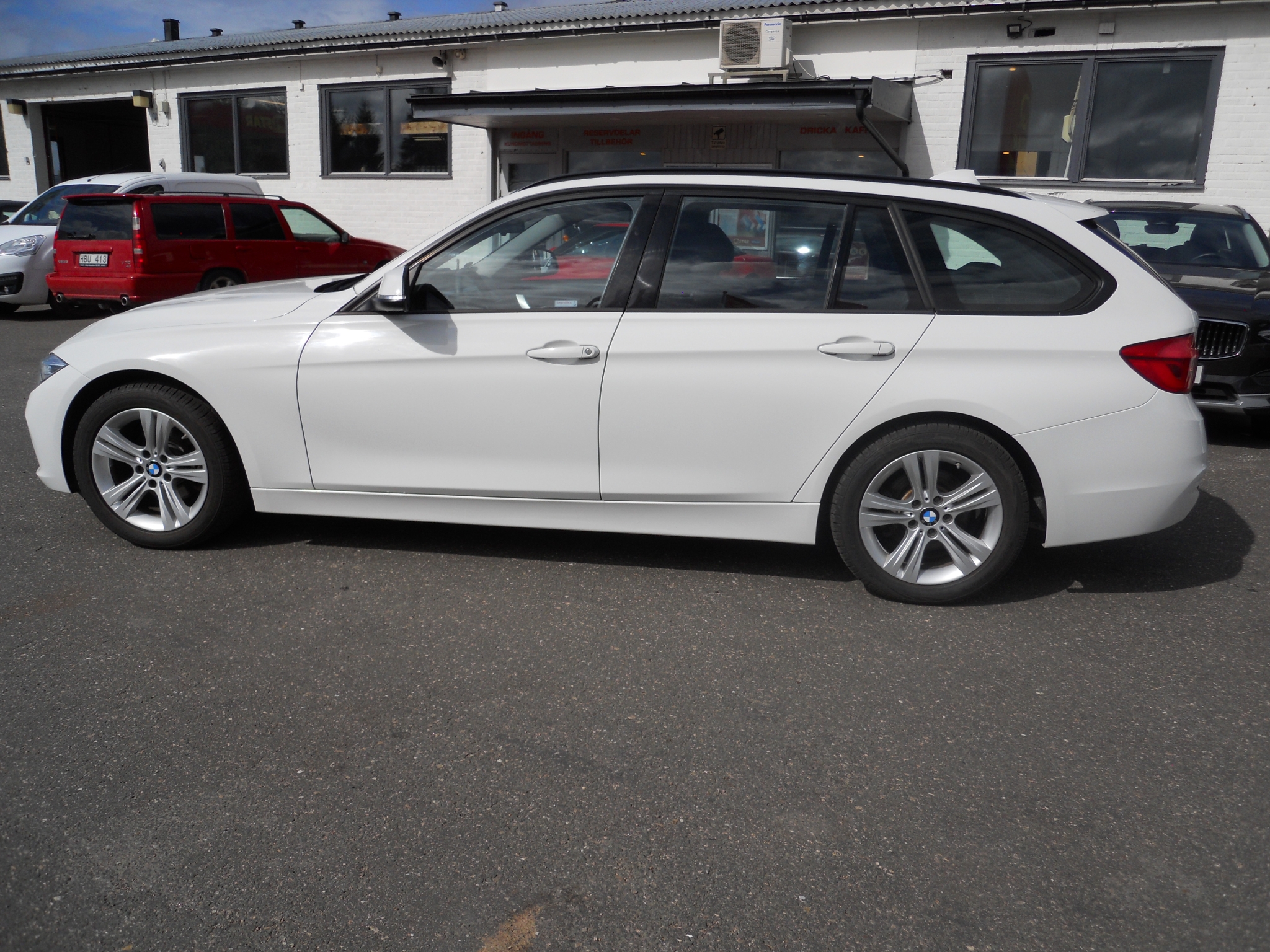 BMW 318 2016, bild 4/38