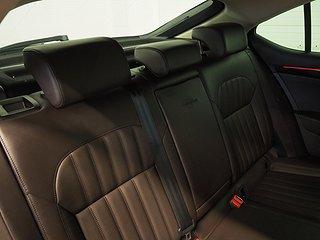 Halvkombi Skoda Superb 15 av 27