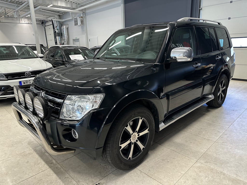 Mitsubishi Pajero 5-dörrar 3.2 Di-D 4WD 4,99% /B-Kamera/NAV/DRAG/7-Sits