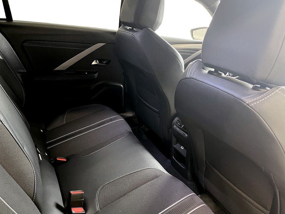 Bild på Opel Astra 5D GS 1.2 PT 130hk Aut 360-KAMERA RATTVÄRME
