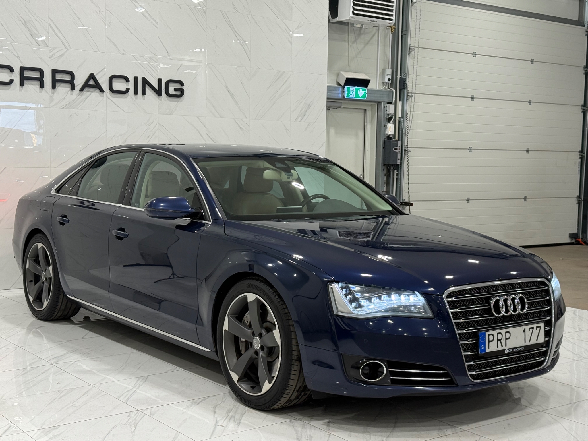 Audi A8 4.2 TDI V8 quattro 2011, bild 3/53