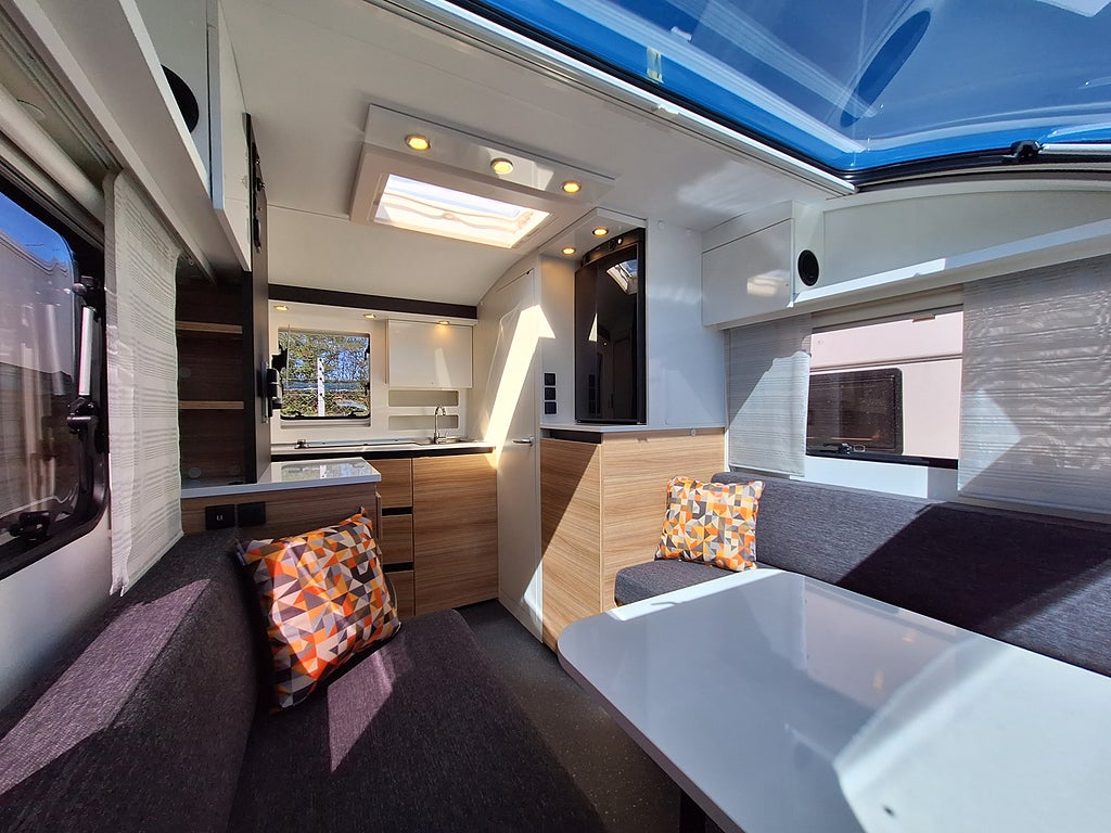 Adria Action 361 LH Dinette, Tält, Pluspaket
