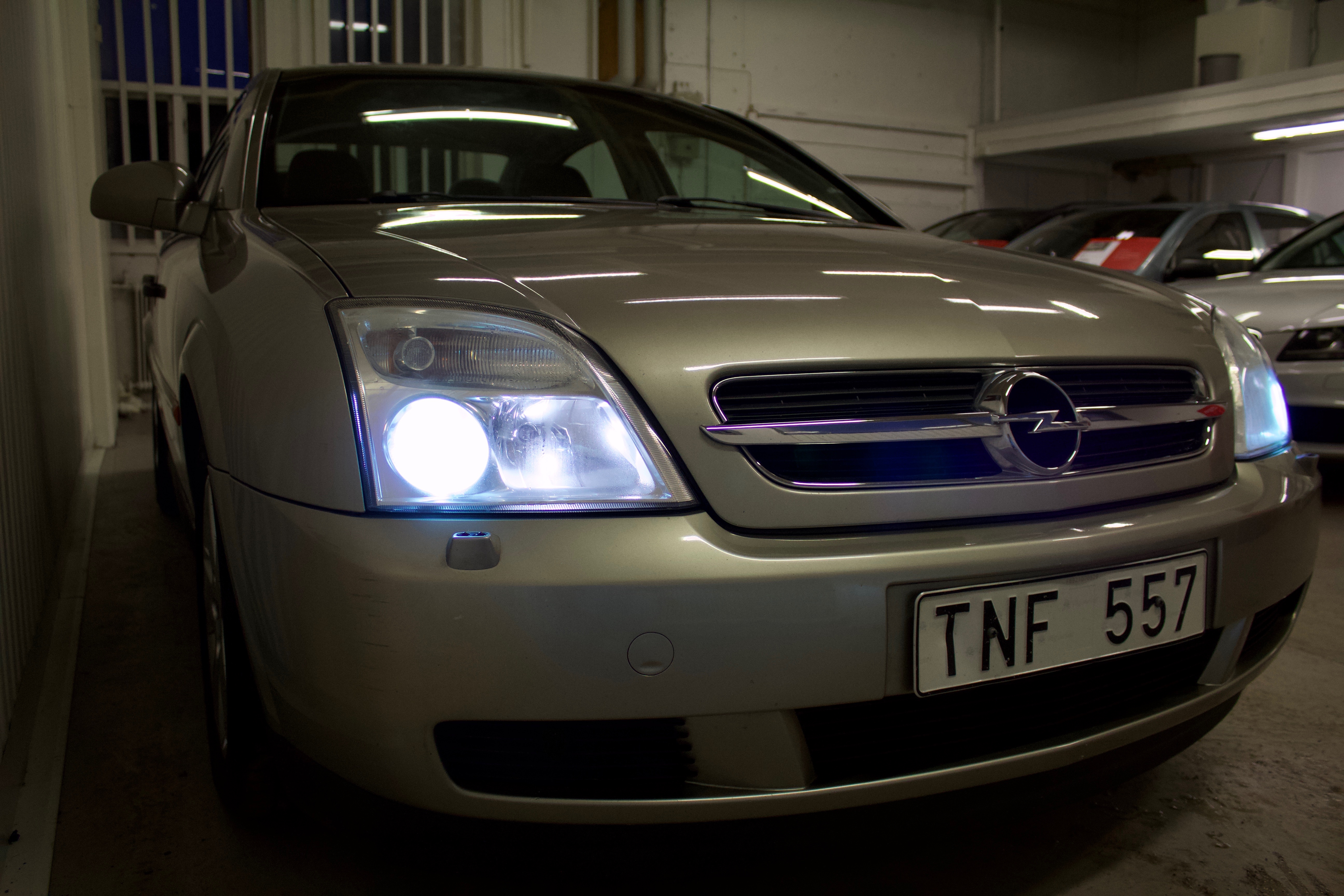 Opel Vectra Sedan 2.2 2002, photo 3/51