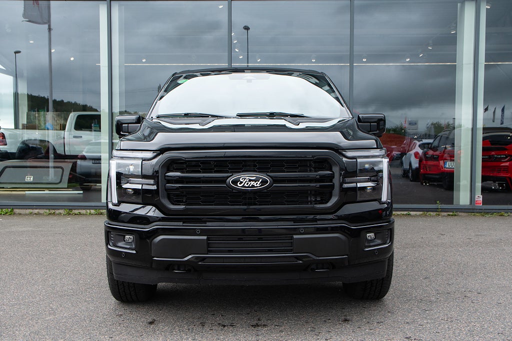 Ford F-150 Lariat Black Edition 5.0L V8 406 hk