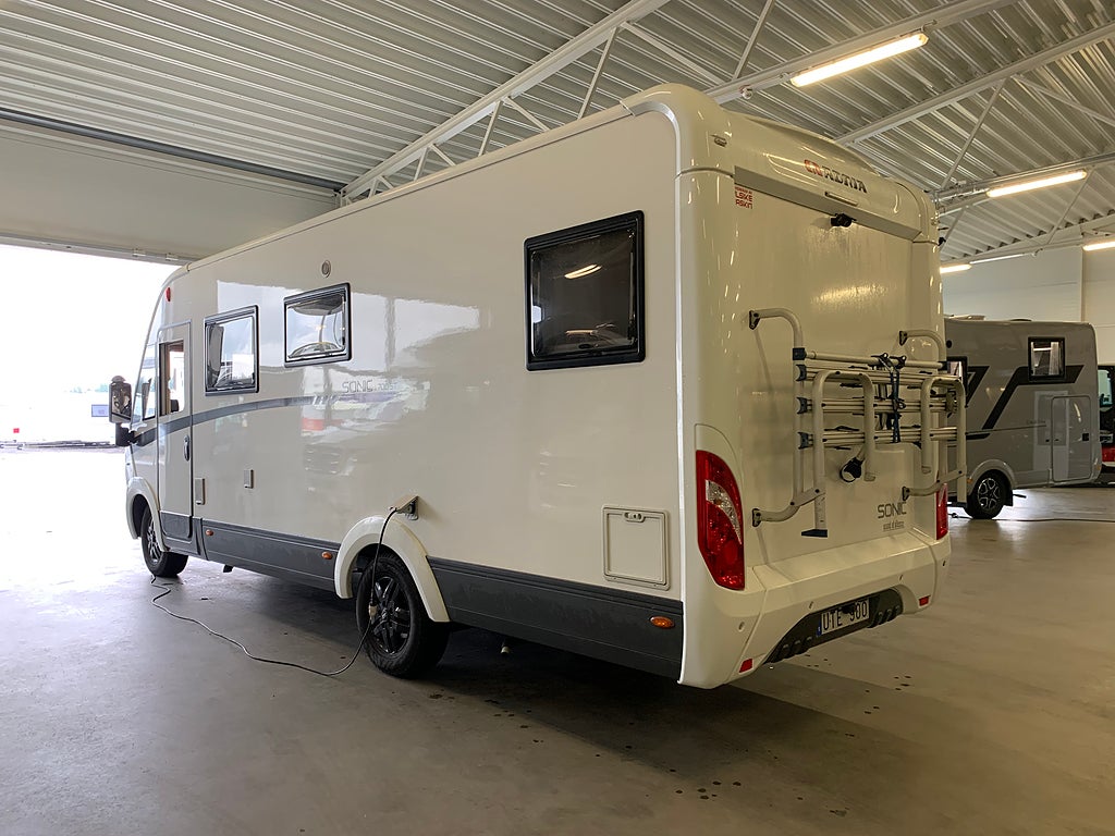 Adria Sonic i 700 ST / Solcell / Cykelställ / Taksäng / Ugn - Adria