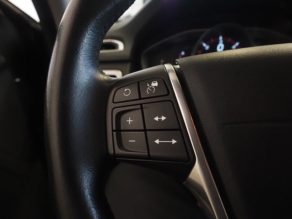 Volvo V70 D4 Classic Momentum D-Värm PDC Adaptiv Farthållare 2016