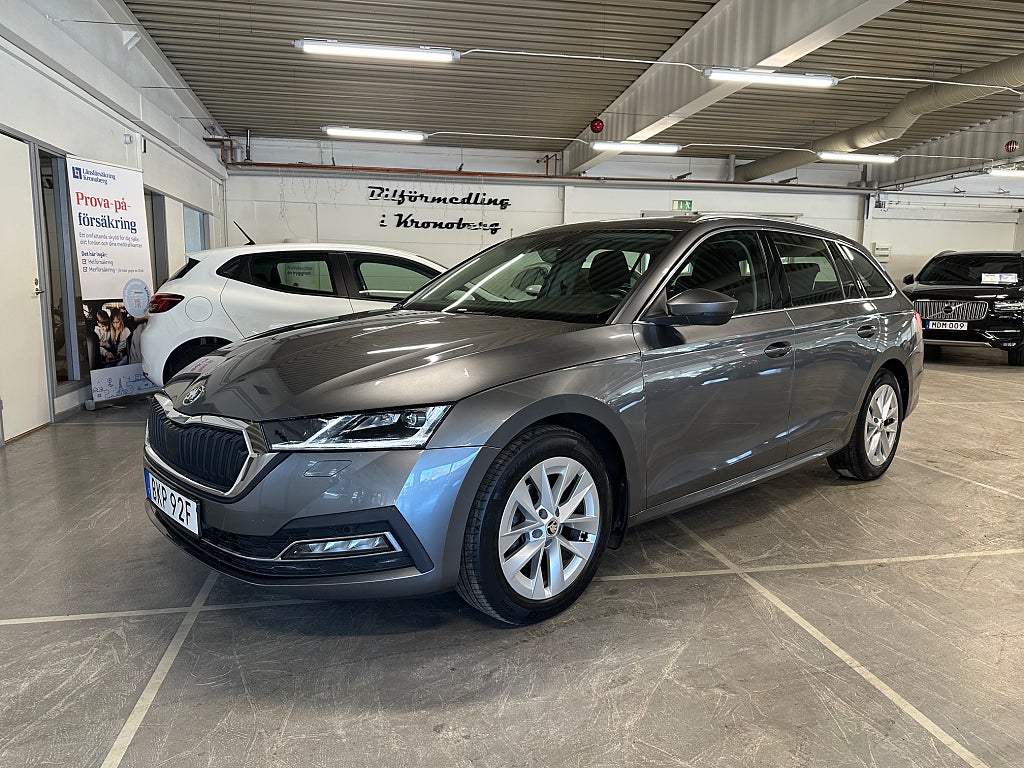 Skoda Octavia Kombi 1.5 TSI G-Tec Style Adaptiv Värmare Drag Cockpit